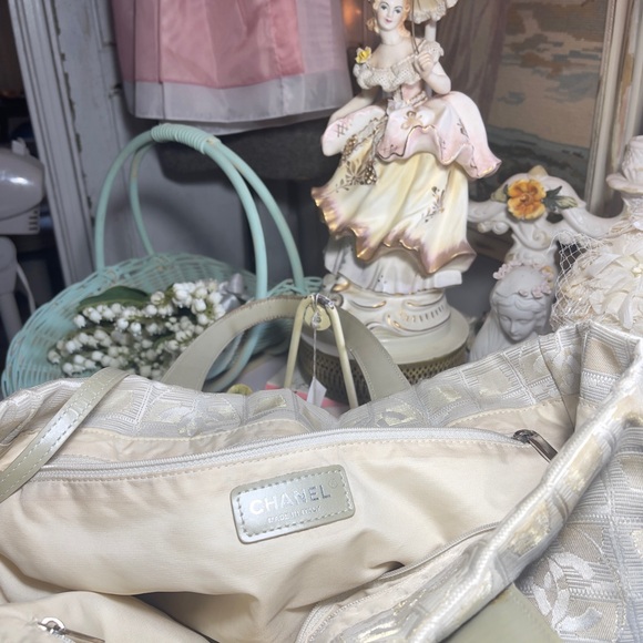 Vintage CHANEL Travel Ligne Tote Bag - Picture 5 of 10